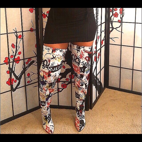 Dolls kill graffiti boots and skirt set - Picture 3 of 7